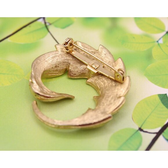 Leaf Pearl Swirl Gold Tone Brooch Lapel Hat Pin Brushed Textured Vintage Estate - Picture 4 of 8